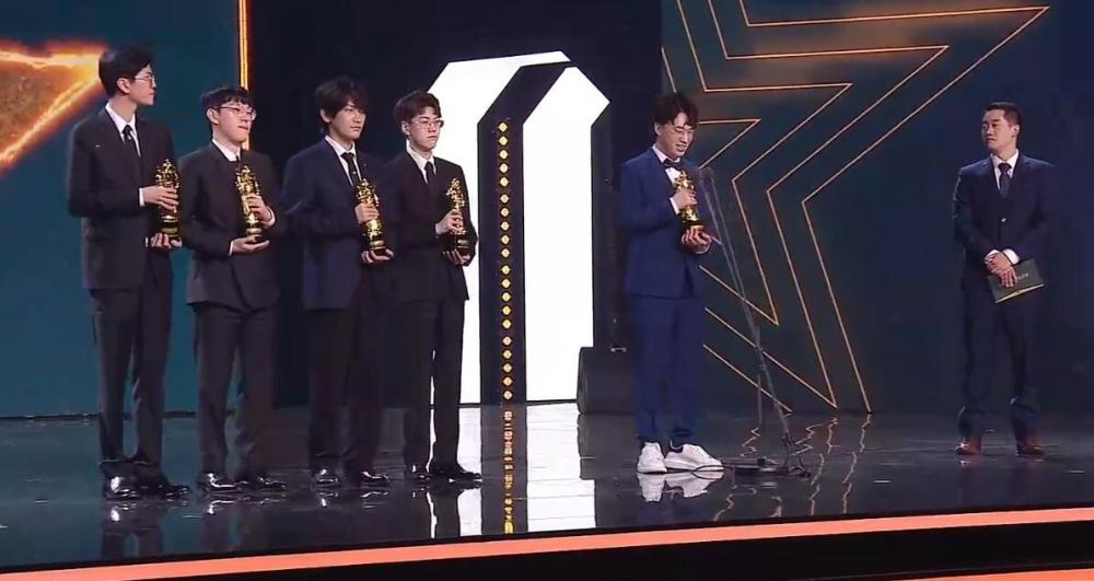 年度最佳阵容揭晓,巨星云集闪耀盛典 年度最佳阵容揭晓,巨星云集闪耀盛典