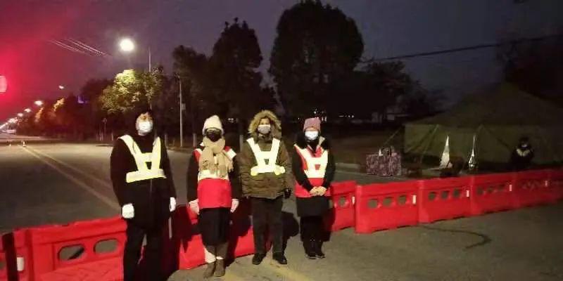  电竞选手沉着应战彰显大将风范