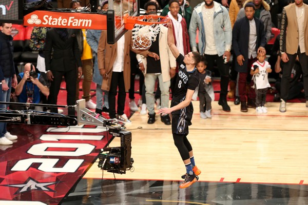  拉文扣篮大赛冠军公牛击败尼克斯