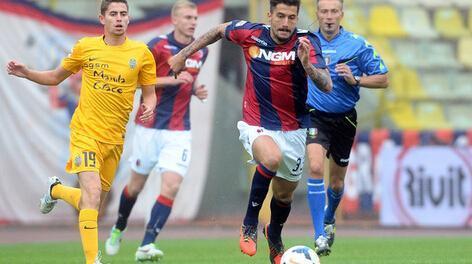  维罗纳门将神勇，多次扑救保住平局  