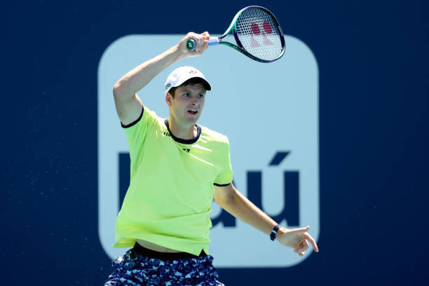  胡尔卡奇挽救破发点，长盘较量笑到最后