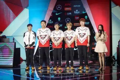  电竞黑马一路过关斩将勇夺桂冠