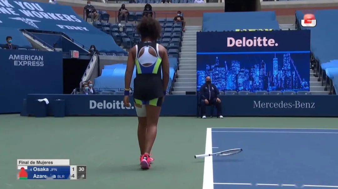  发球测速仪刷新纪录，萨弗林卡轰出二百一十公里极速  